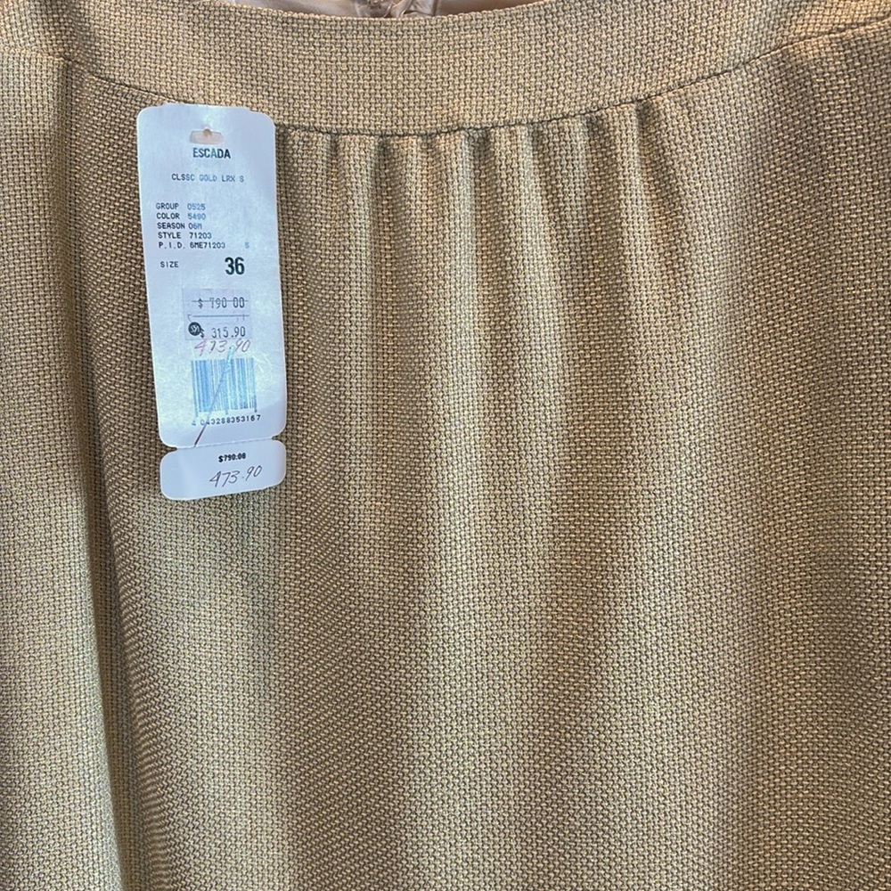 ESCADA Suit Set - Picture 5 of 7